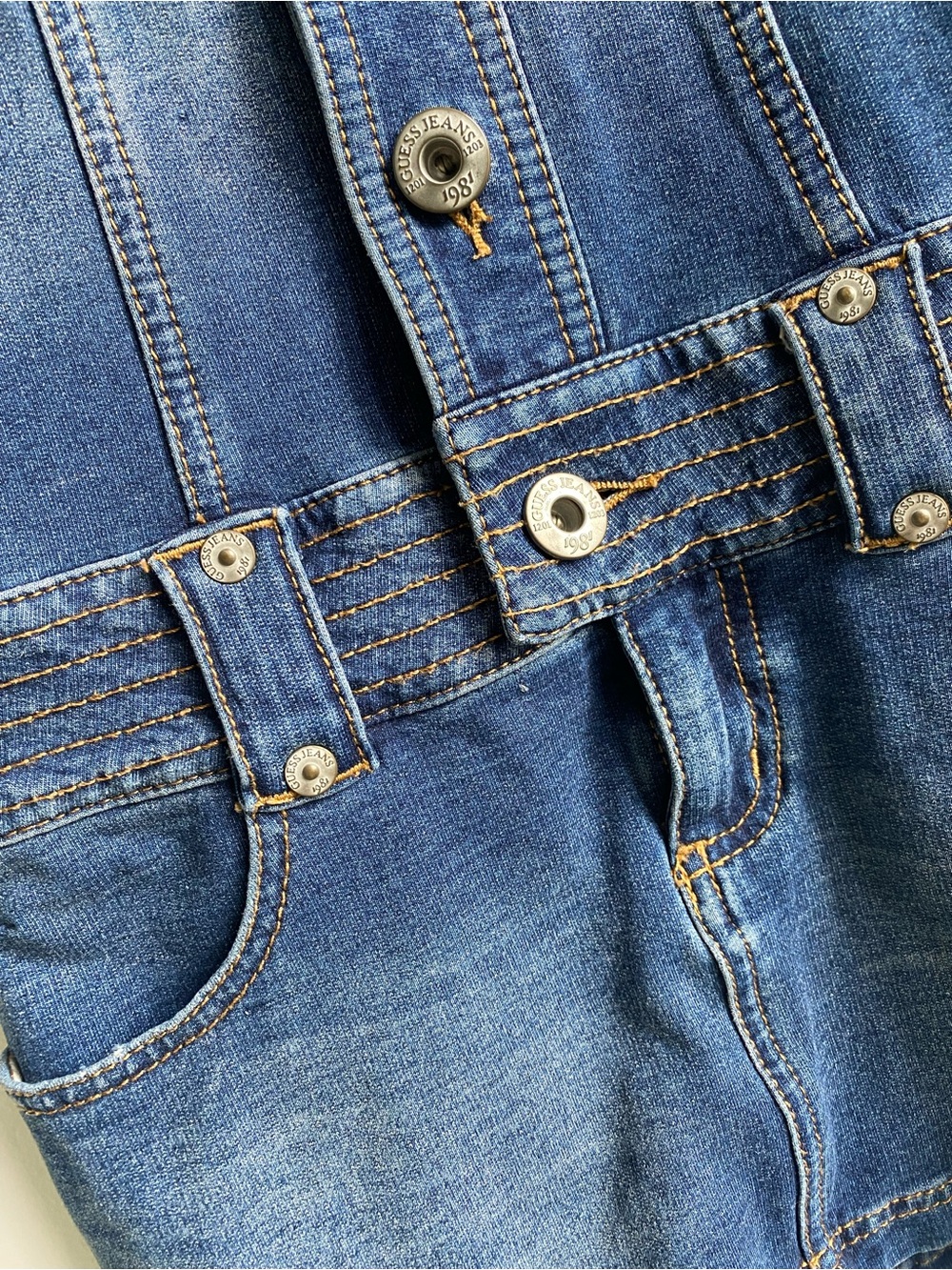ICONIC GUESS Blue Denim Button-Front Short Sleeve Overall Dress - Picture 5 of 14